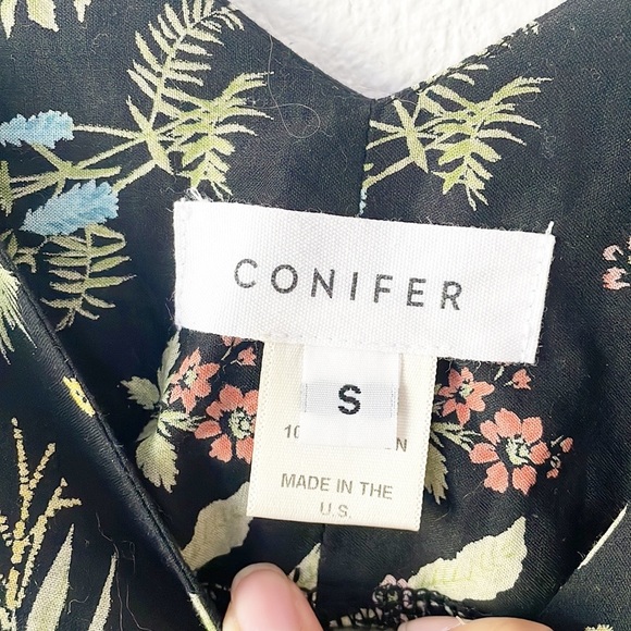 Conifer Dress Size Small - Picture 11 of 15